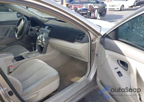 2007 Toyota Camry Le z USA, uszkodzony, nr VIN 4T1BE46K07U549495